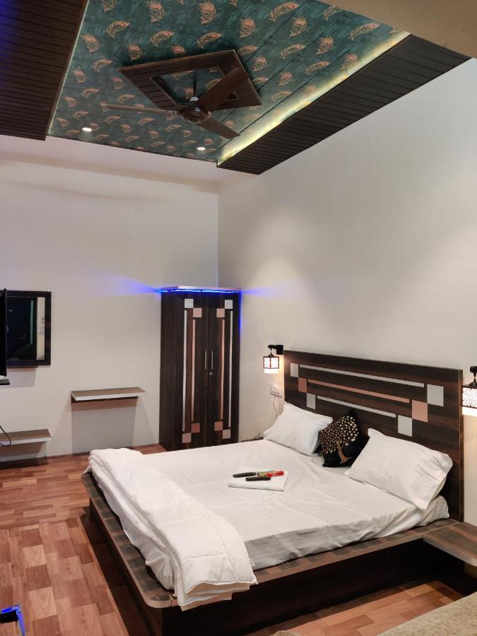 Keshav Hotel Farrukhabad Kültér fotó
