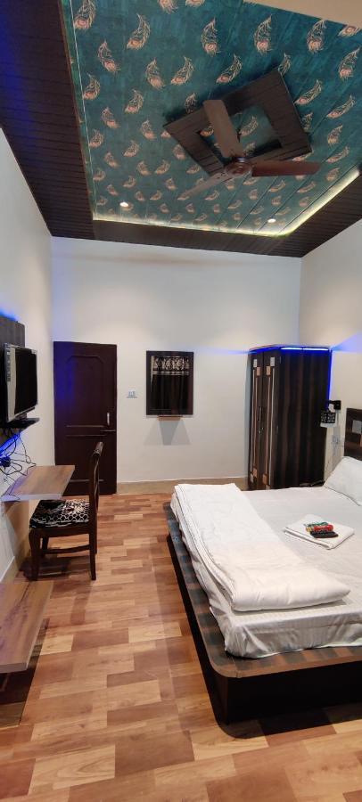 Keshav Hotel Farrukhabad Kültér fotó