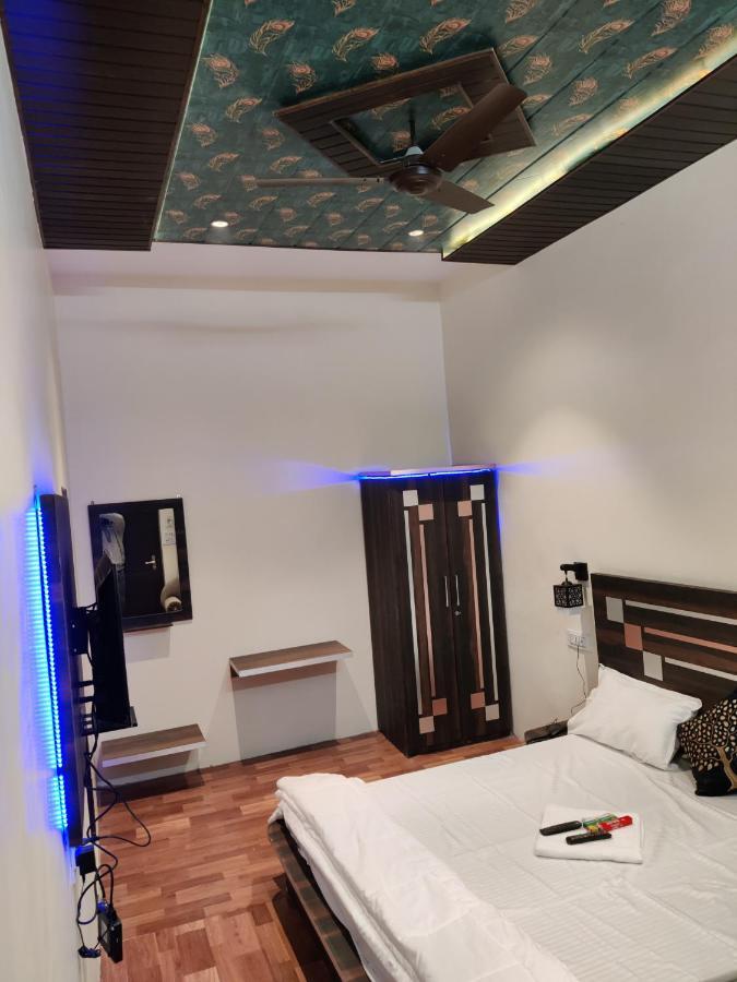 Keshav Hotel Farrukhabad Kültér fotó